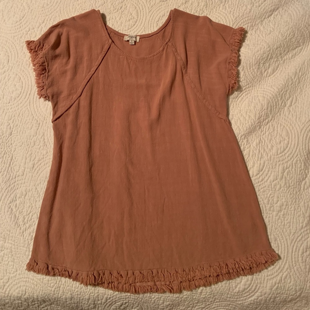 Chic top with ruffle sleeves